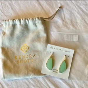 Kendra Scott McKenna Small Drop Earrings In Matte Iridescent Mint